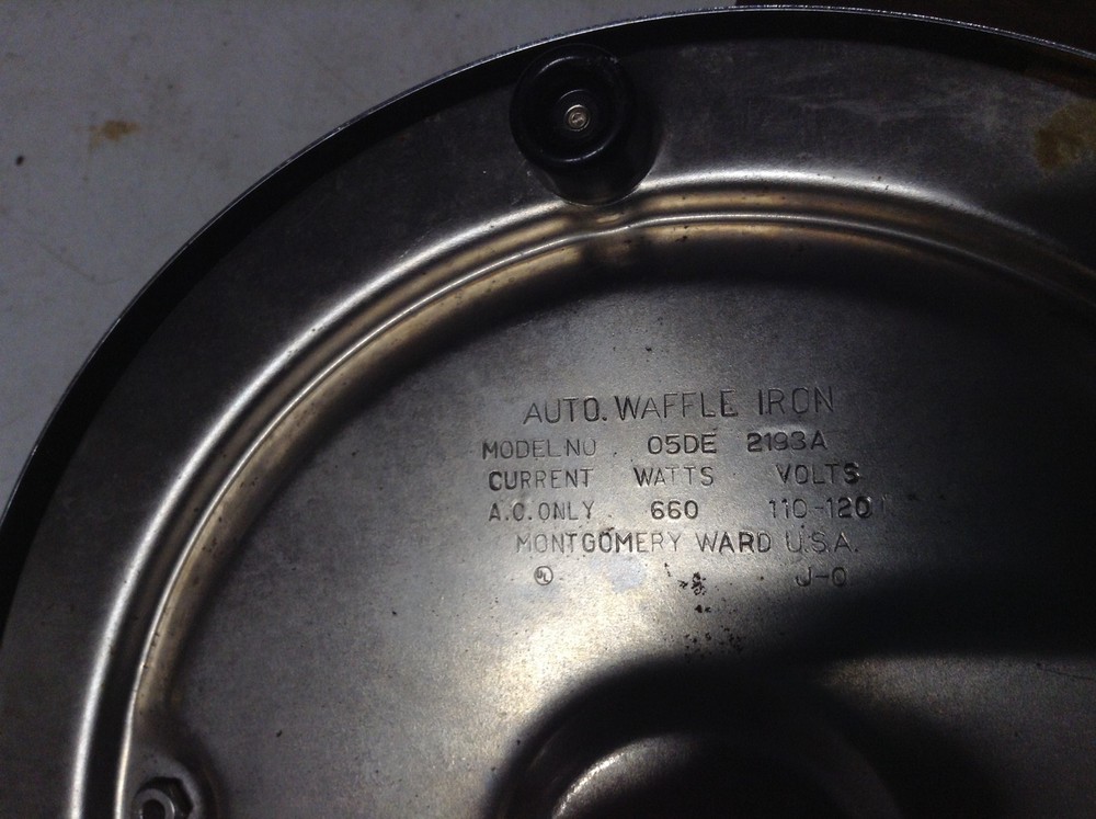 Vintage Montgomery Ward Auto Waffle Iron