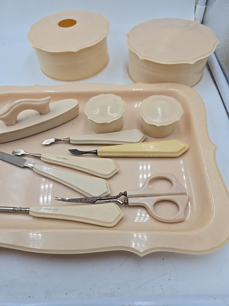 When Backlite Celiod vanity set