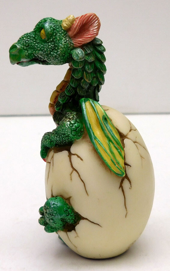 DRAGON HATCHING, SUMMIT COLLECTION 4681