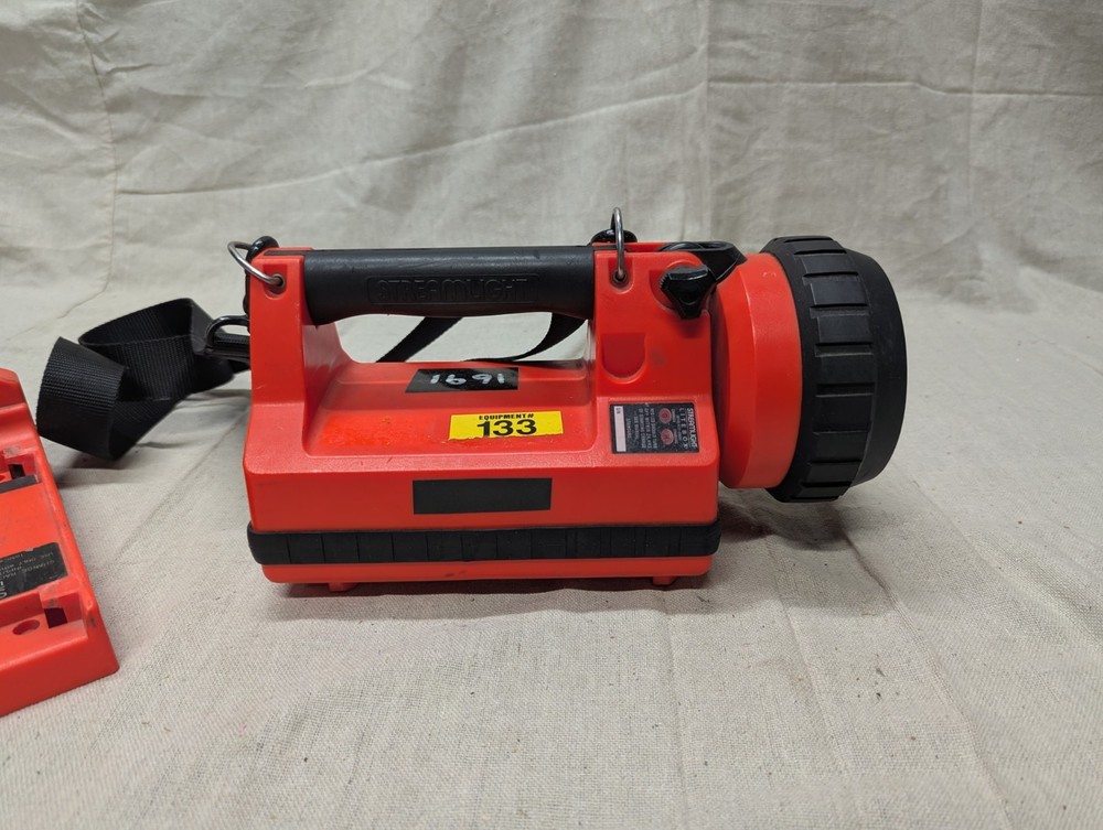 Streamlight LiteBox EMS Firefighter Flashlight With Charger