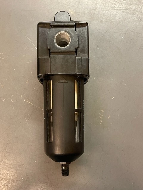 Wilkerson F28-04-SGL0 Filter Regulator