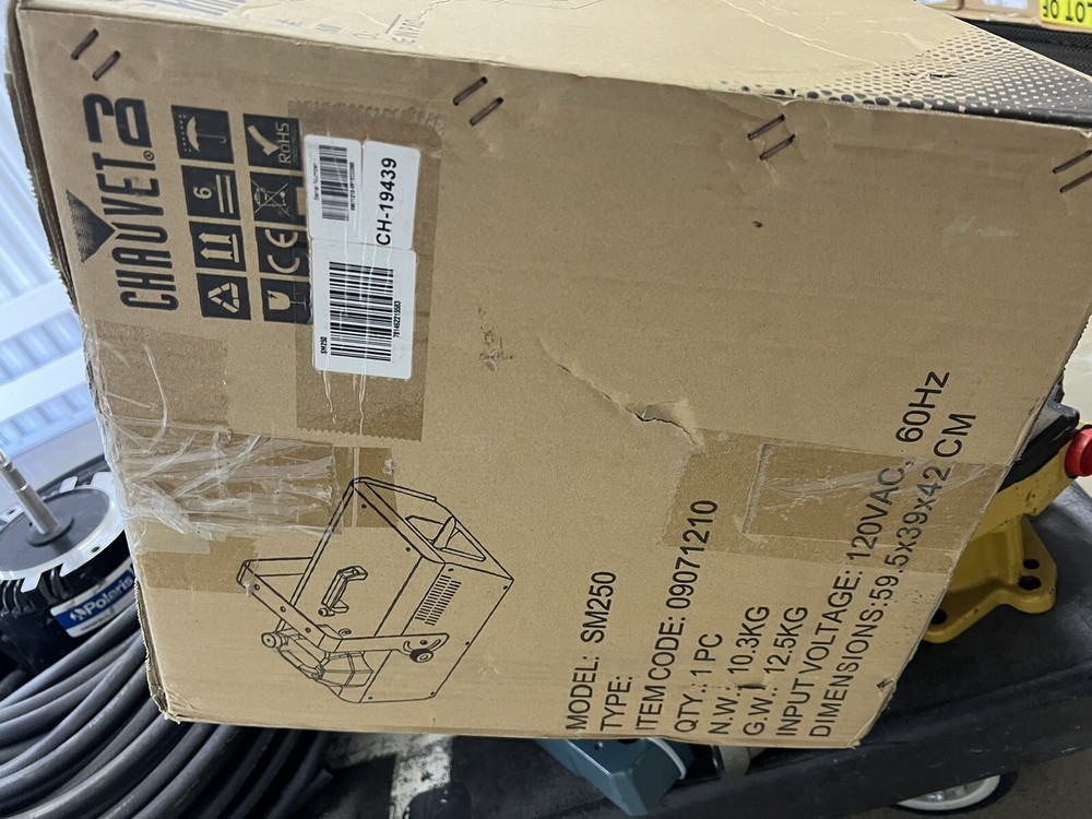 CHAUVET DJ SM250 Snow Effect Machine