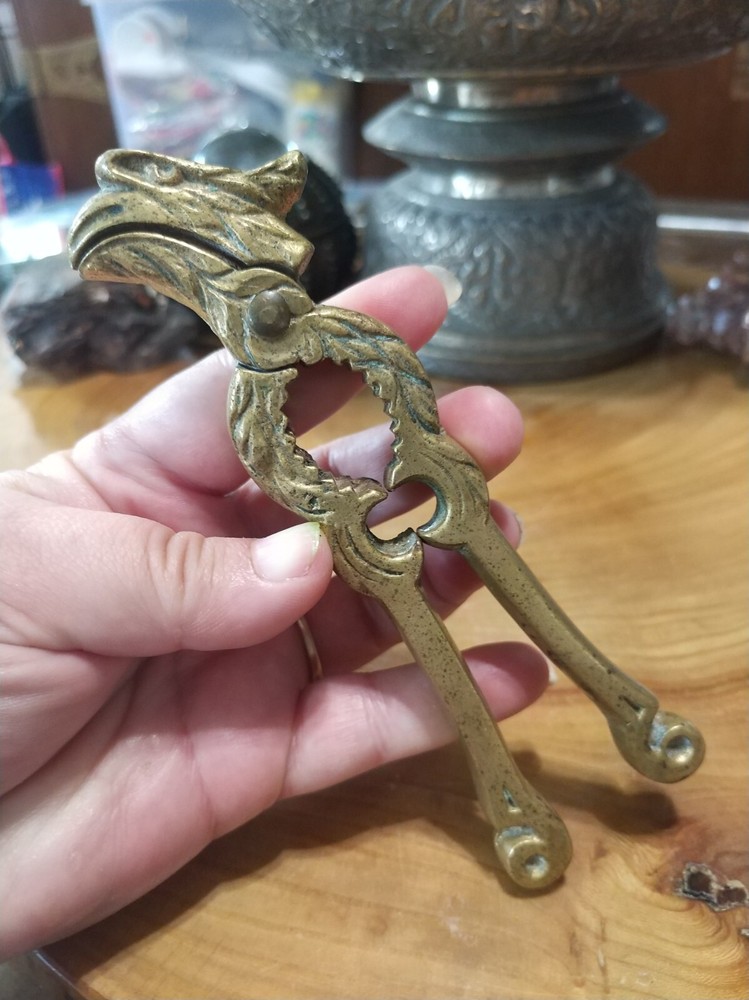 Vintage 1970s solid brass American eagle shaped novelty nutcracker