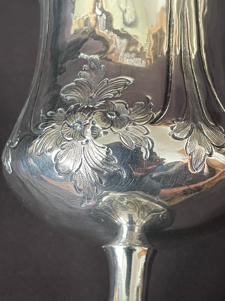 LARGE VICTORIAN SOLID SILVER WINE GOBLET. London 1872. Maker H.H.