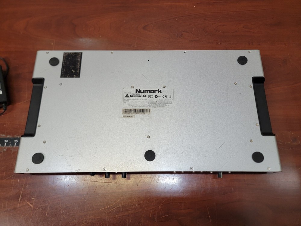 Numark NS6 4-Channel DJ Controller UNTESTED FOR PARTS