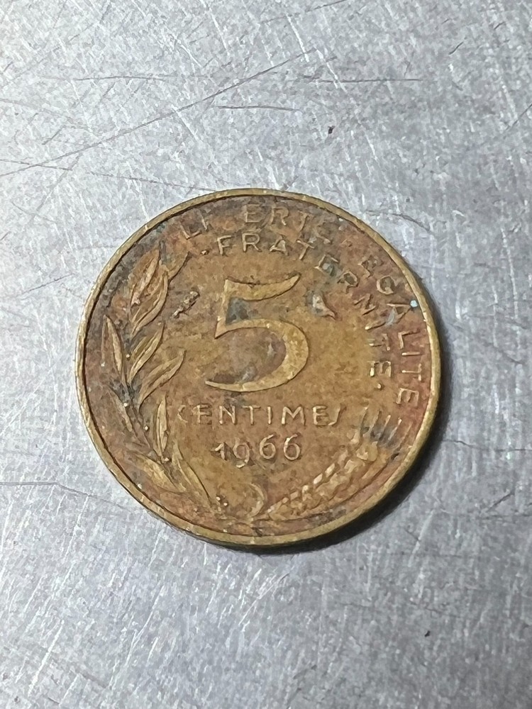 1966 5 centime, error missing letter B in liberte+ dot at 6h30 reverse km933