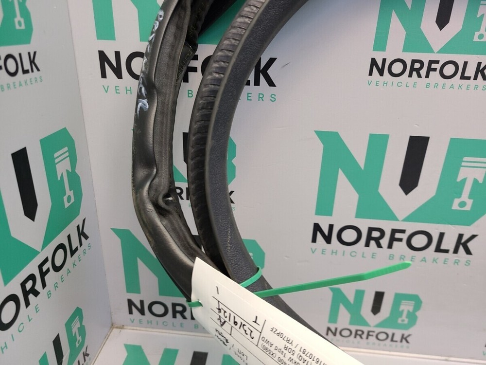 Jaguar I Pace X590 Front Left Door Seal