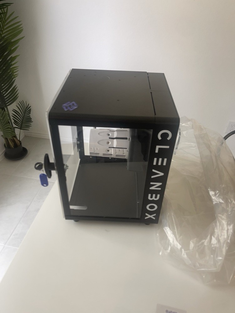CLEANBox CX1 UVC LED VR Headset Decontamination System