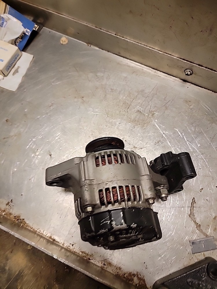 1999 Mercury 225 HP 2 Stroke Outboard Alternator 821663A1 OEM