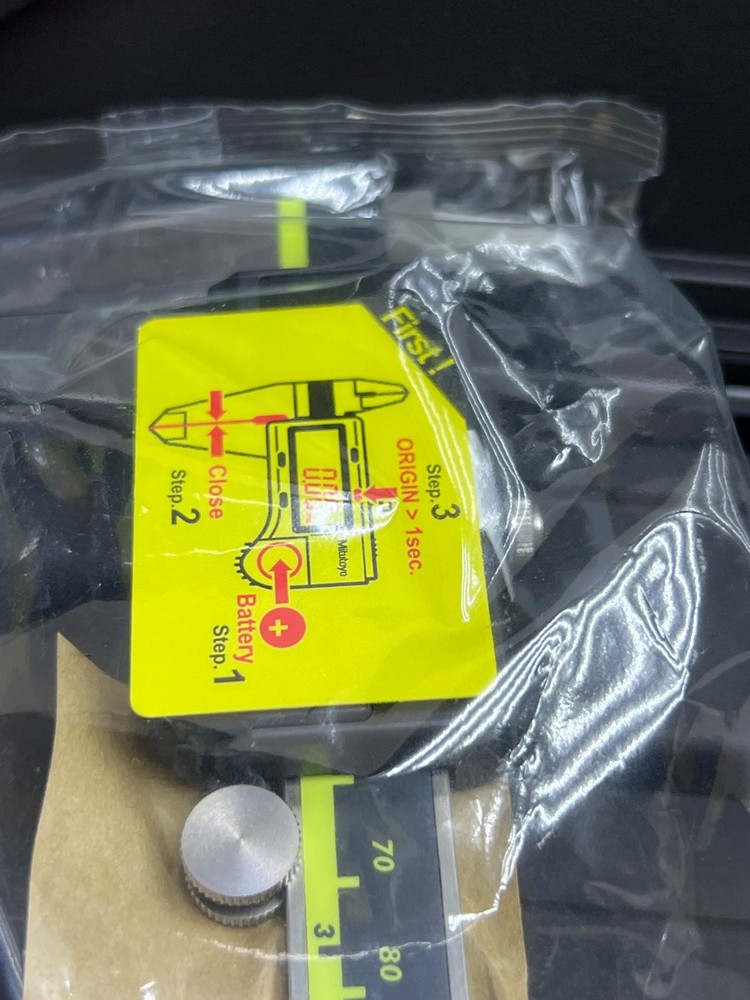 Mitutoyo 500-172-30 CD-8 AX DIgimatic Caliper