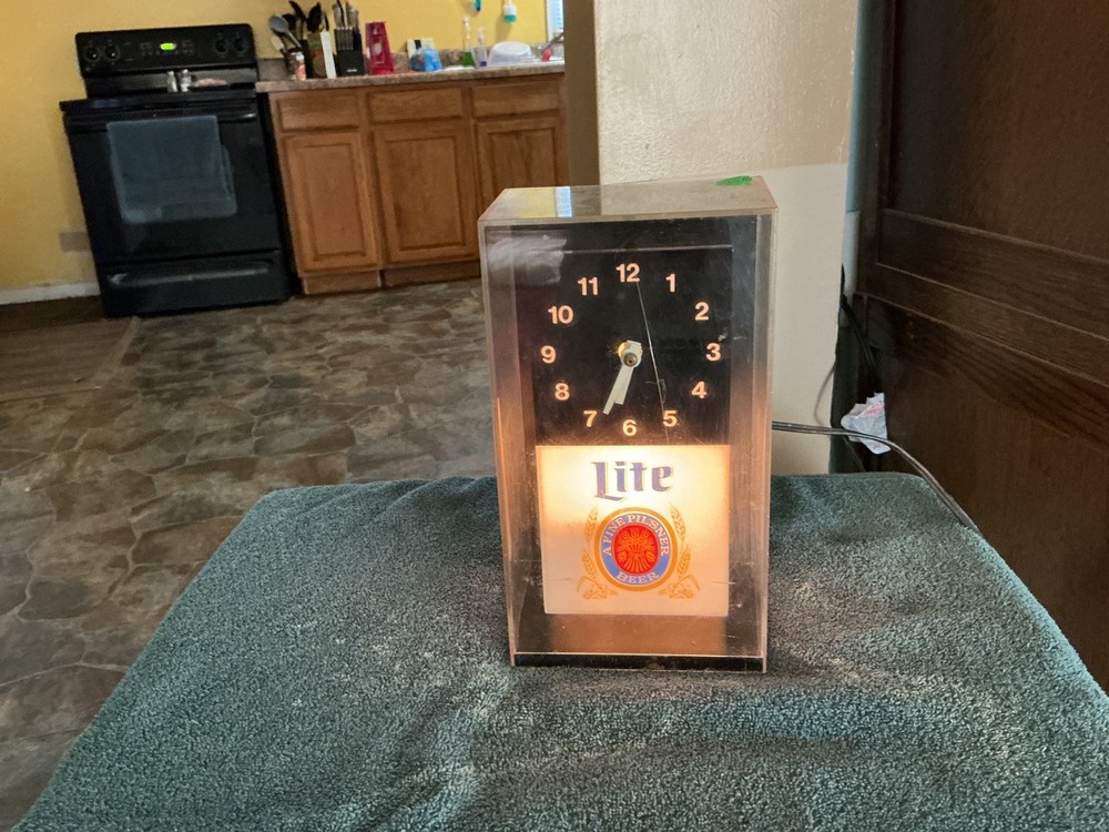 Vintage Miller Lite Bar Lighted wall clock Tested Read