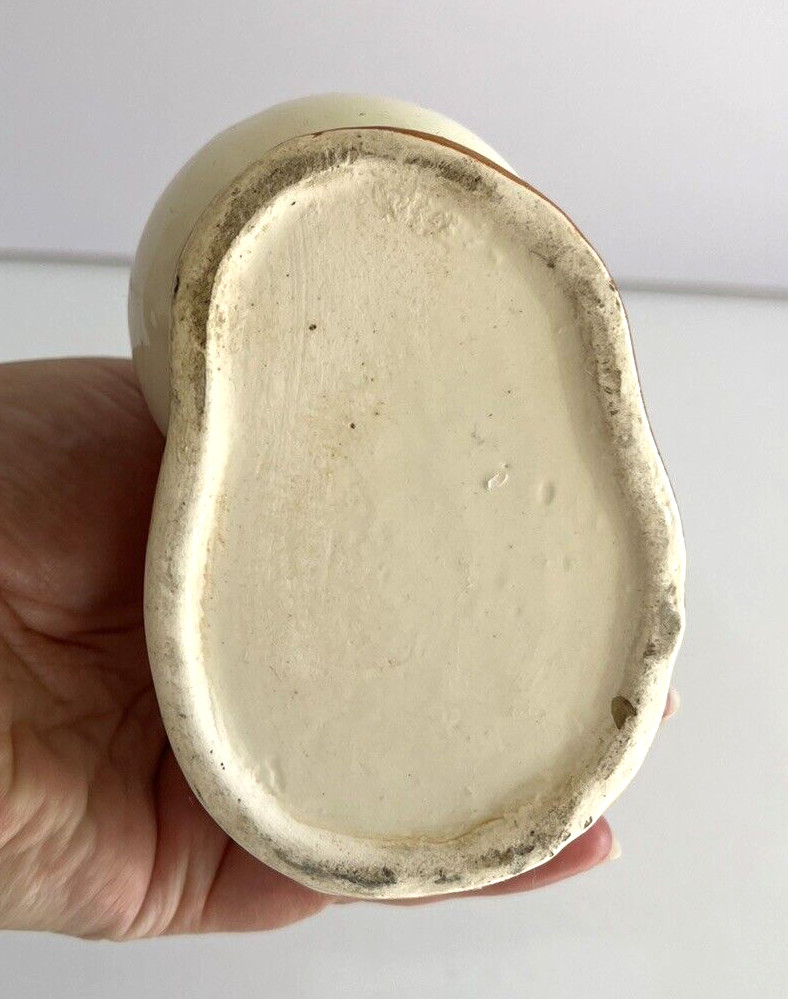 Vintage Ceramic Decorative Easter Egg Holder With Cute Duckling