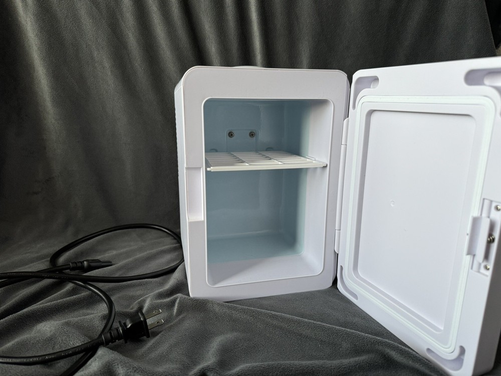 Personal Chiller Mini Fridge Small Space Cooler, White Marble