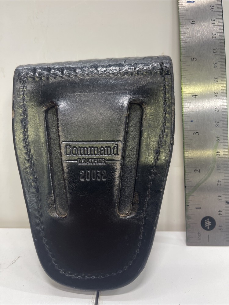 Command Leather Handcuff Case. Model 20032