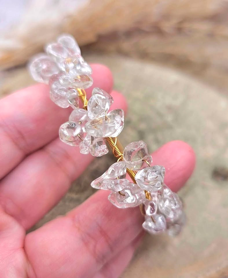 Nature Crystal Chips Flowers Bangle
