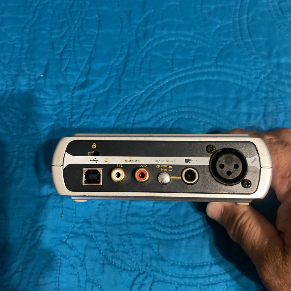 M-Audio Fast Track Guitar Instrument no cables