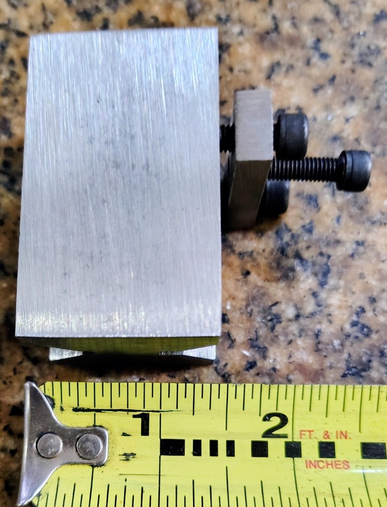 🗽 VINTAGE MINI 2" V BLOCK WITH CLAMP