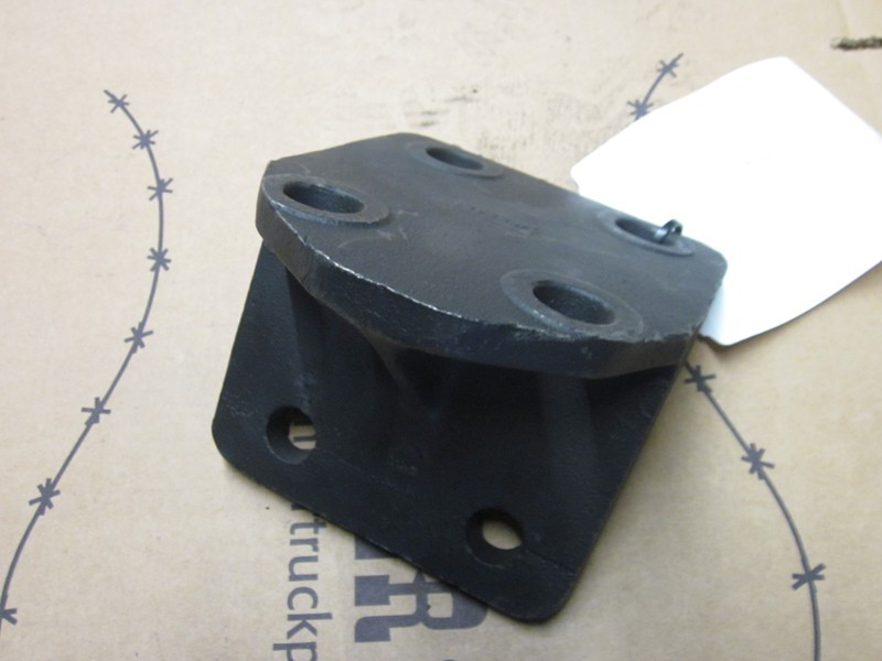 Freightliner Engine Mount 0121343A (548-10270)
