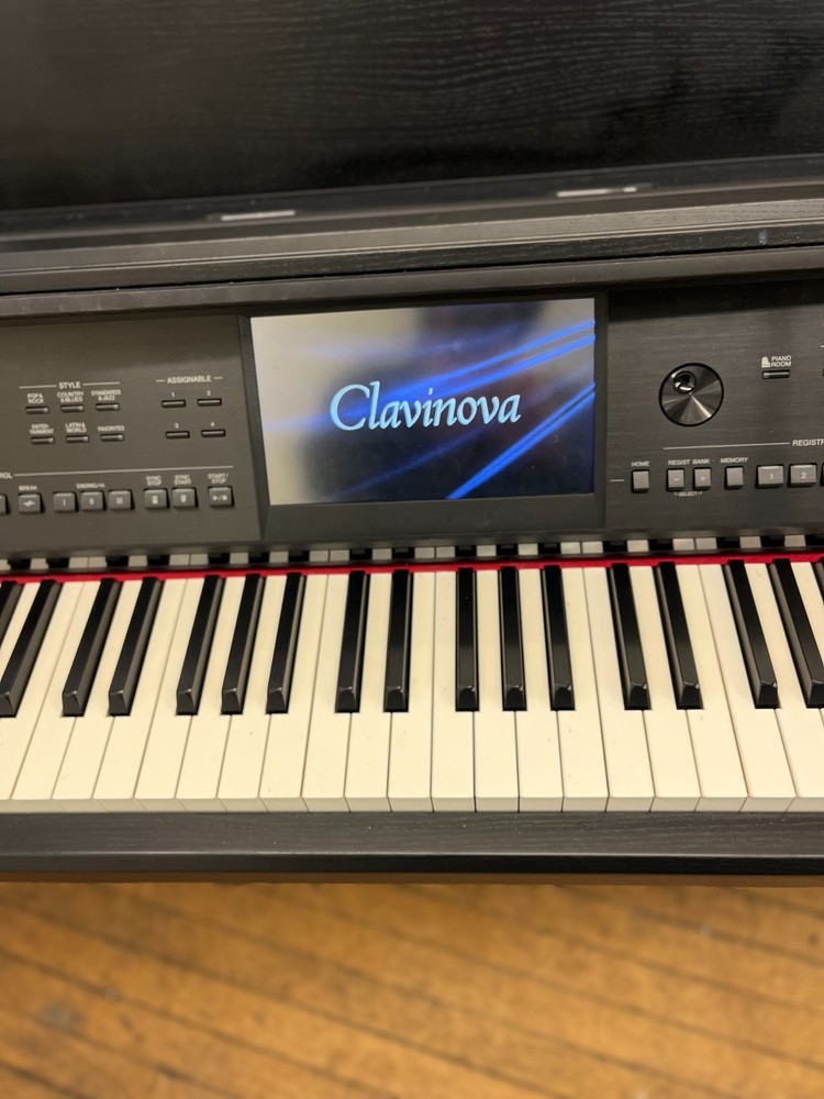 Yamaha Clavinova CVP809 piano