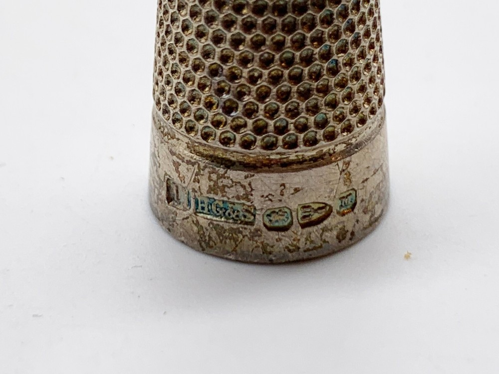 ANTIQUE SOLID STERLING SILVER CHESTER HALLMARKED SPOTTY SEWING THIMBLE