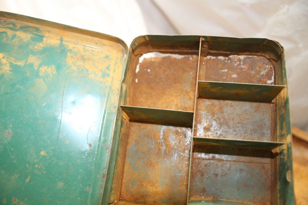 Klondike Handikit Tin Washer Box, RUSTED OUT
