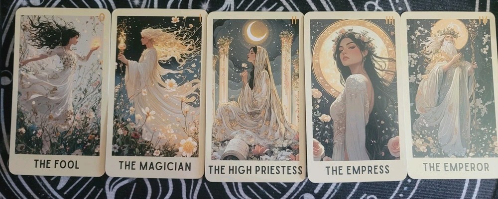 New! The Etheral Bloom Tarot Deck by Empathsoul with guidebook.