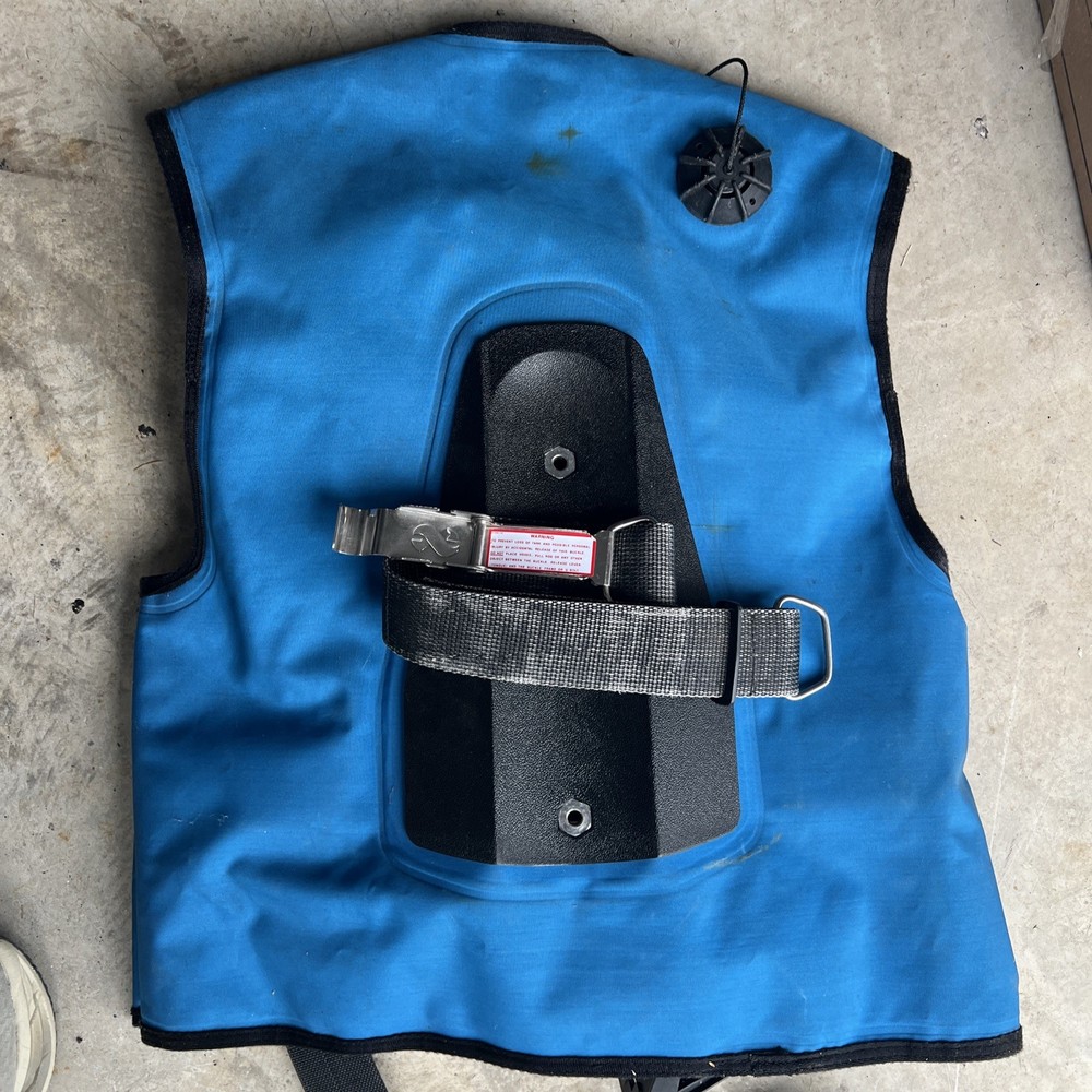 Scubapro Classic Buoyancy Compensator Device (BCD), Untested L