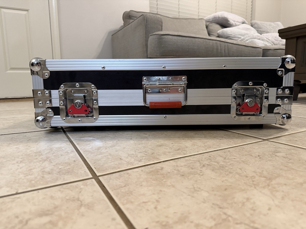 Gator GTOUR Flight Case for DJ Controller