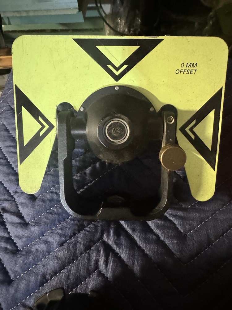 4 SURVEY PRISMS And Topcom Housing