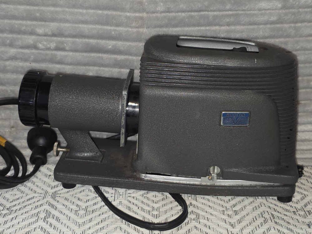 Vintage Argus Slide Projector. W/ case and manual. Untested