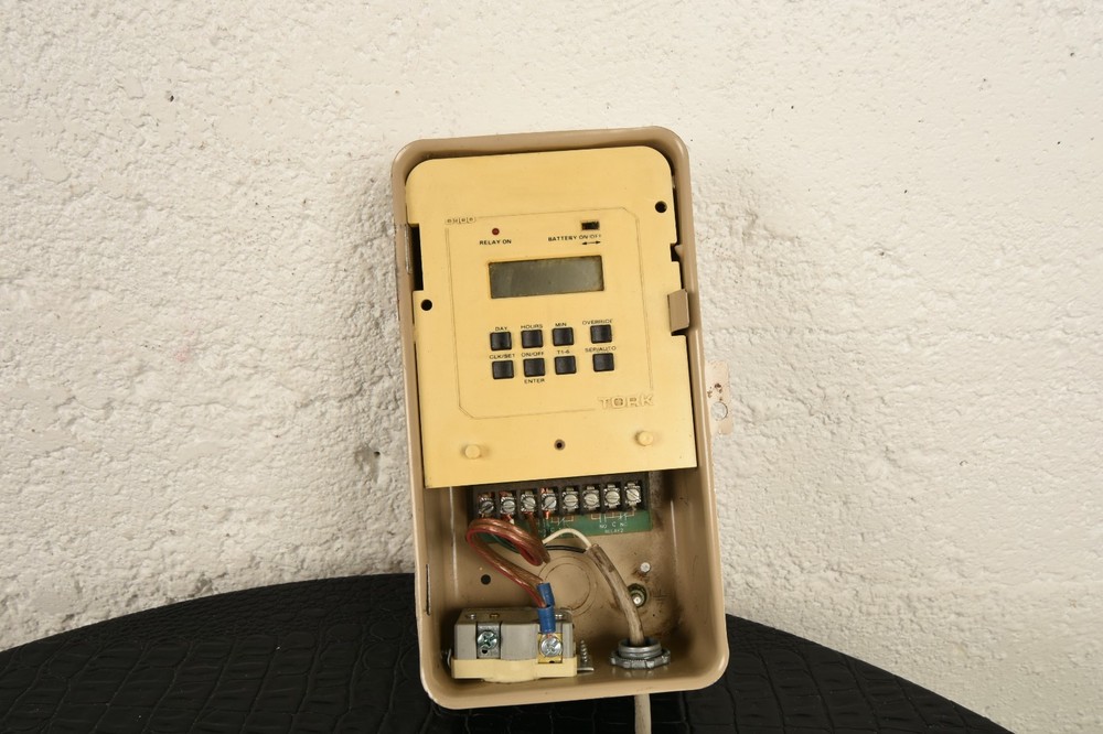 Tork D-100 One Channel Time Switch Control 7 Day Scheduling Timer