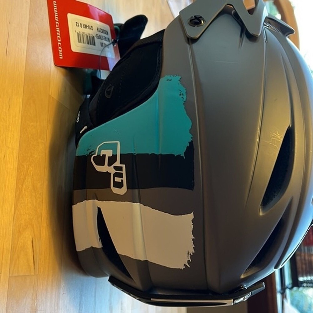 Ski Helmet Ladies Small adjustable Strap With Tags