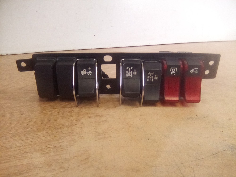 Kenworth T680 Dash Switch Panel