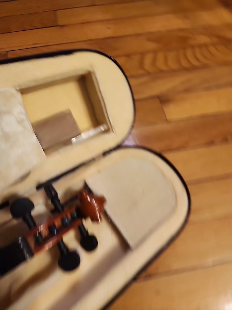 Used violin 