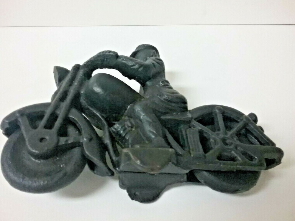 Cast iron POLICEMAN on motorcycle MOVING WHEELS