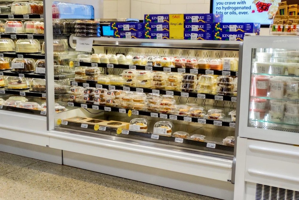 Structural Concepts GHSSV552RLB 60" Self-Serve Refrigerated Open Air Merhandi...