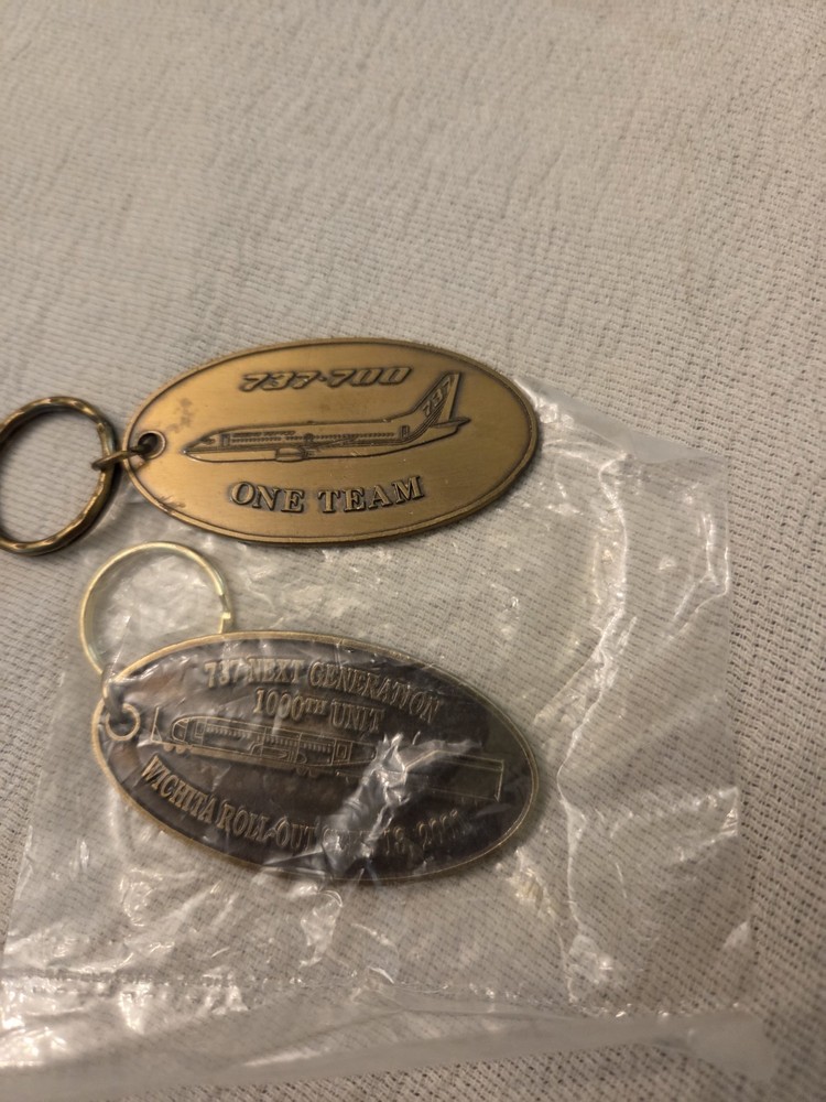 Pair Boeing 737 Keychain Keyring Roll Out 700 1996 Next Generation 1000th 2001