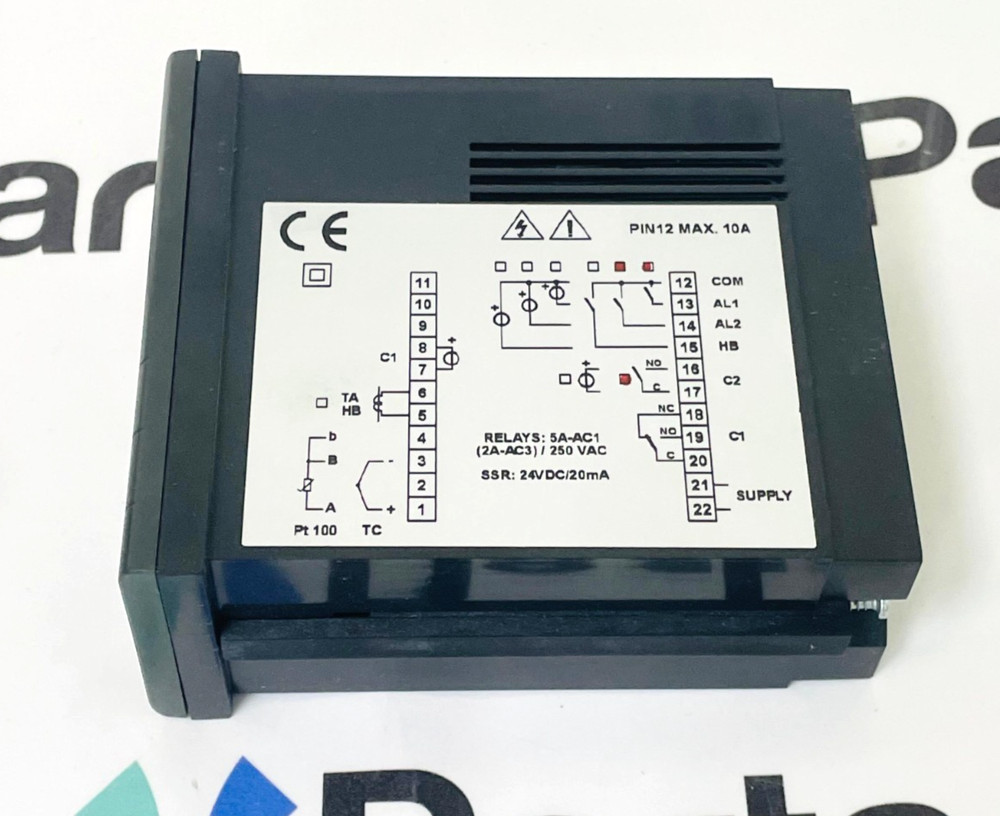 TECNOLOGIC THP98 T--2RRRH-- Temperature Controller THP98