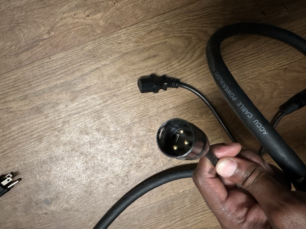 2 accu cable audio data power cord