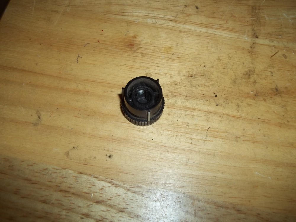 Vintage Knight RF Sweep Generator Knob (1)