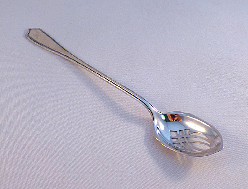 Knickerbocker-Lunt Sterling Pierced Olive Spoon