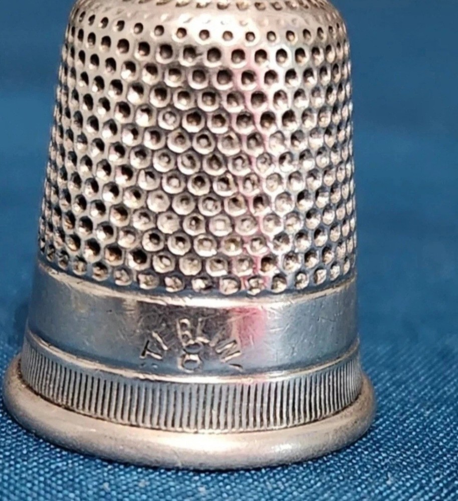 Antique Sterling Silver Thimble Size 8 (No Marker Mark)