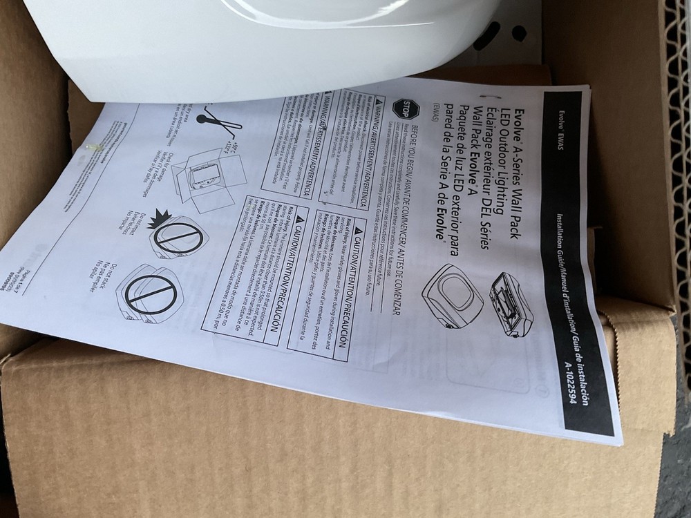 Current EVOLVE LED series EWAS Wallpack, White X1004001