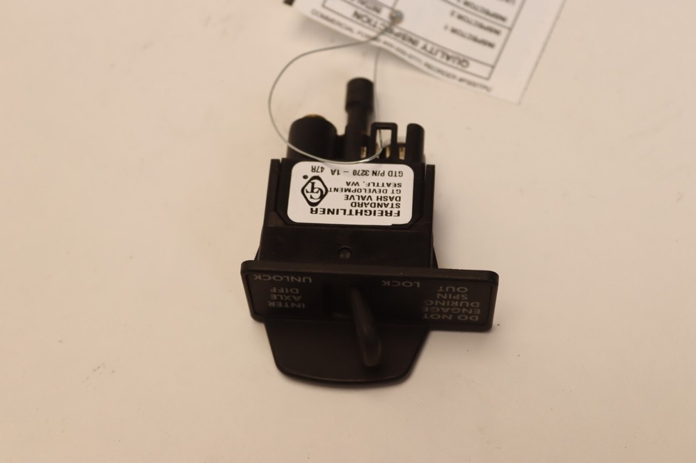 2008-2017 FREIGHTLINER CASCADIA 125 INTER AXLE DIFFERENTIAL LOCK SWITCH OEM