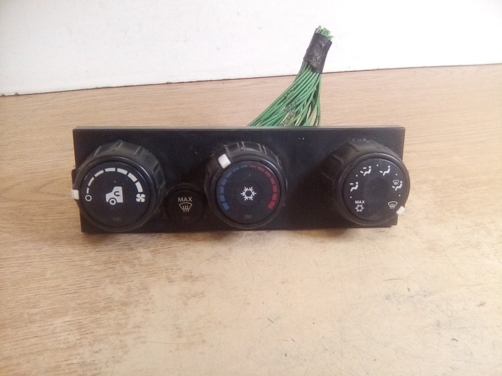 International LT Navistar 4065331C3 Climate Control