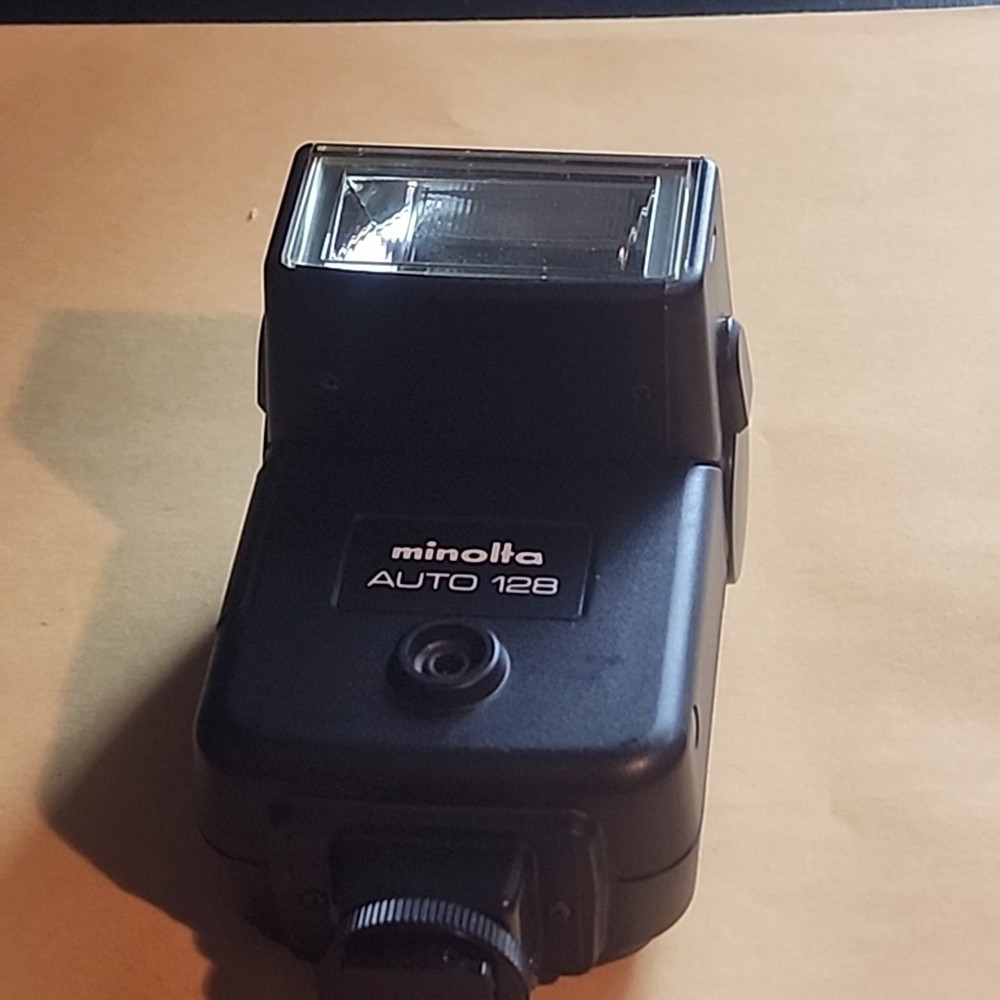 Minolta Auto 128 Camera Photo Flash Unit With Case