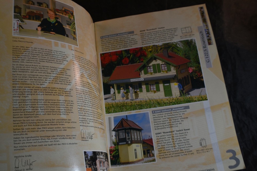 2002 Piko Train Catalog [German & English]