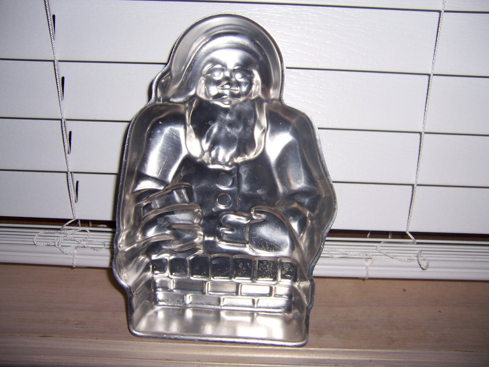2 Piece Cake Pan 3D Santa Claus Mold