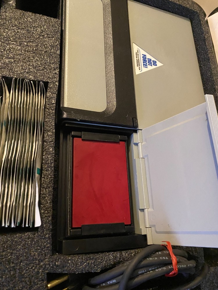 Digit 10 Inkless Fingerprinting System