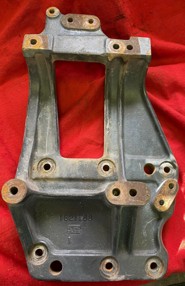 PACCAR Motor Mount Bracket 1821768